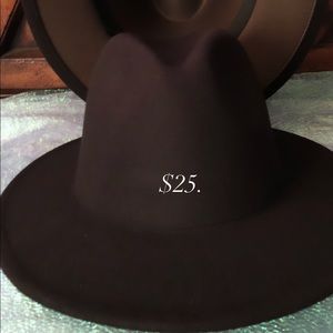 Nice Hats you can wear anywhere Black on top&olive green at the bottom